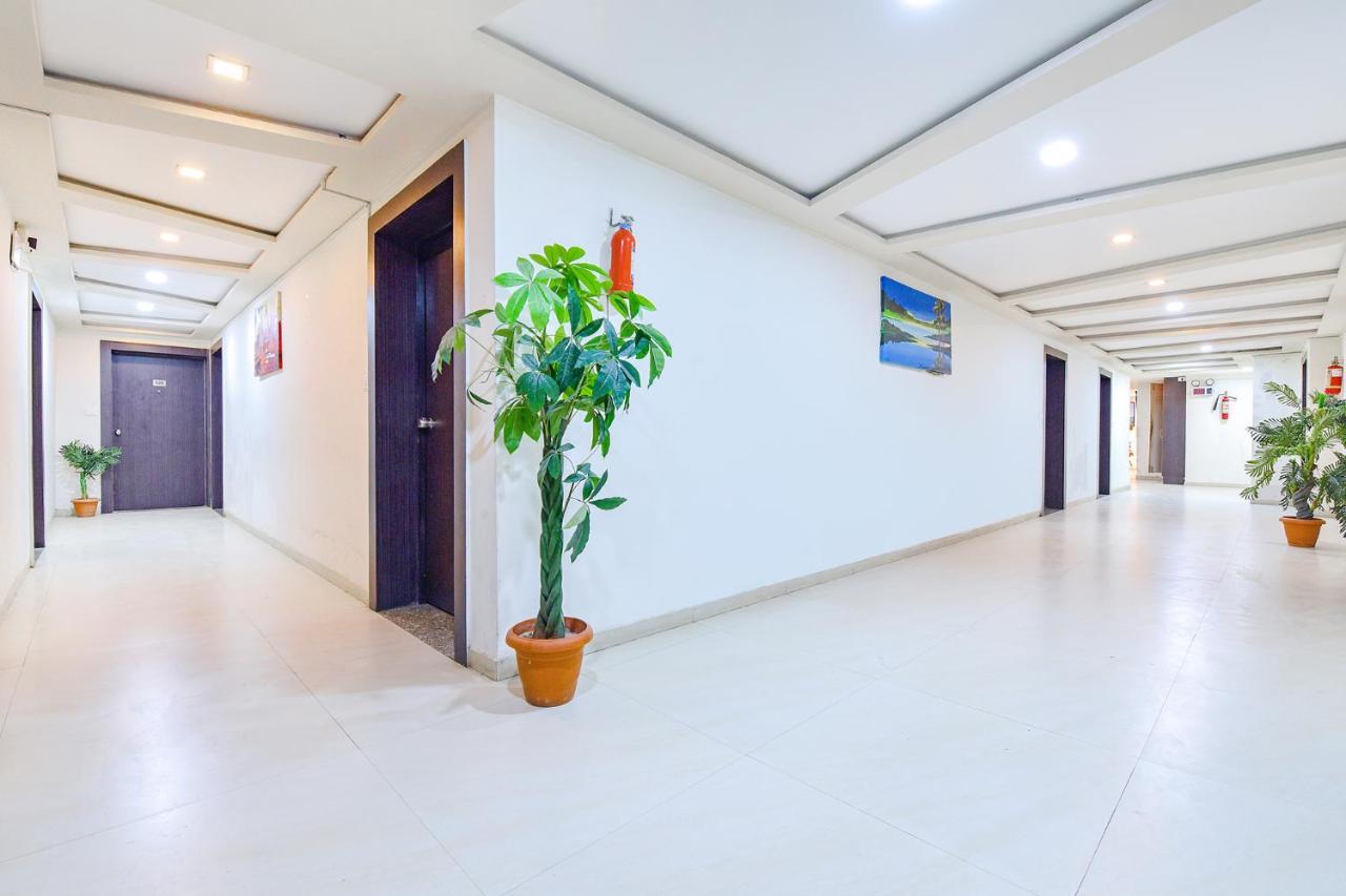 Fabhotel Skyland Ahmedabad Exterior photo