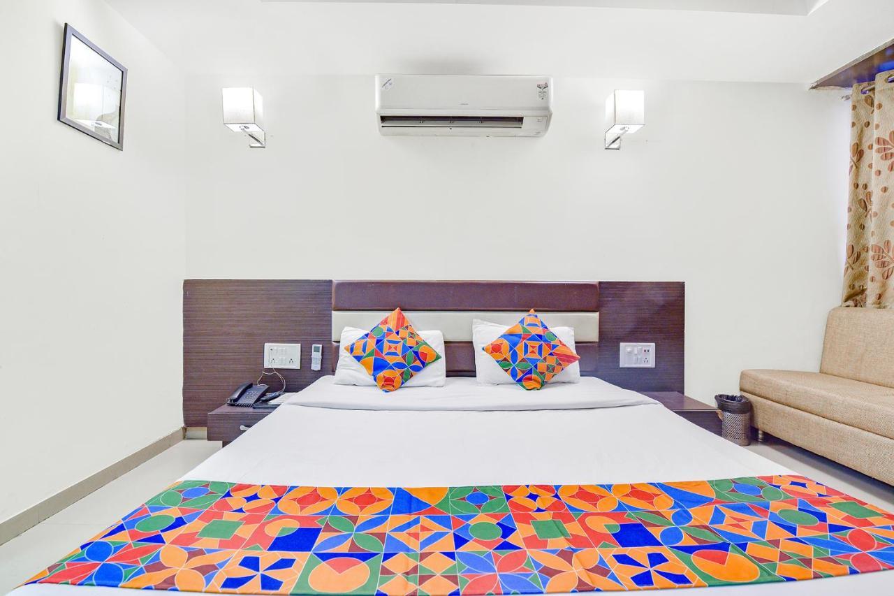 Fabhotel Skyland Ahmedabad Exterior photo