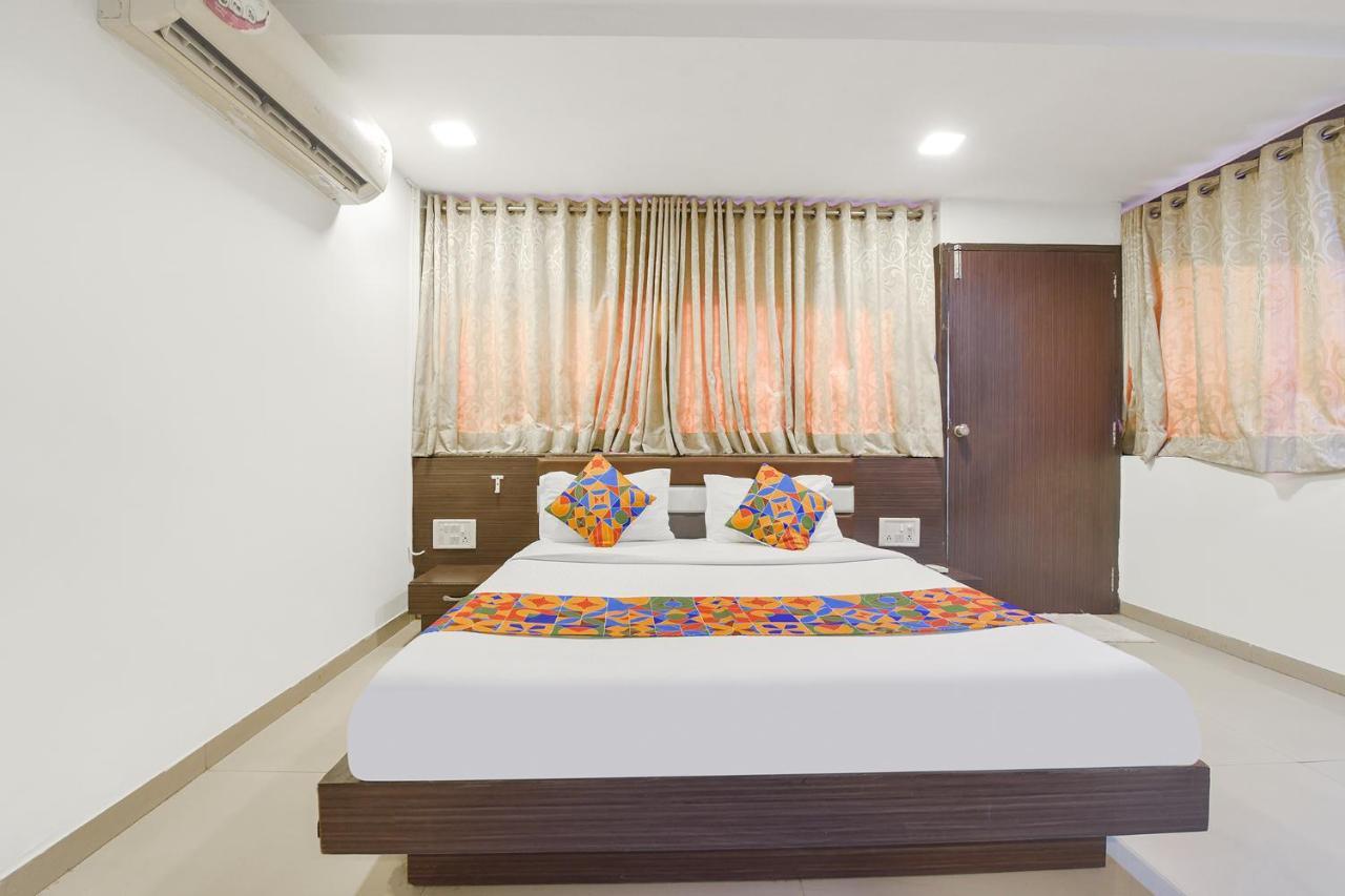 Fabhotel Skyland Ahmedabad Exterior photo